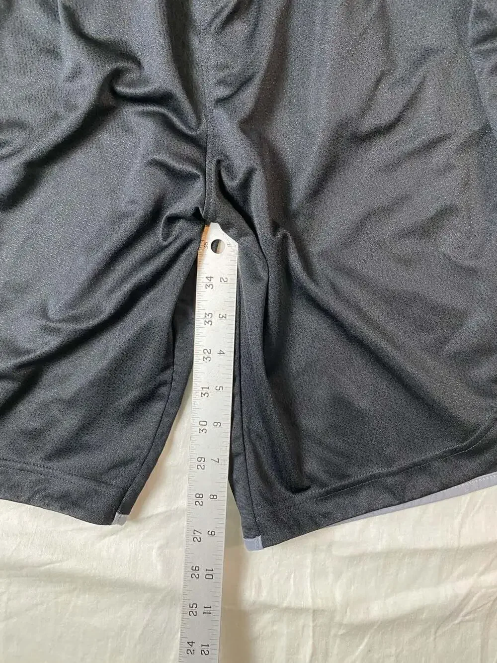 Jordan Dri-FIT Basketball Shorts Black with Grey Piping Men's Size Large (1278)